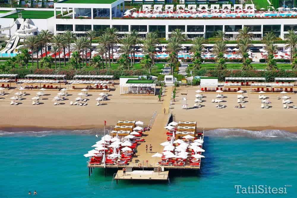 Adam & Eve Hotel (+16) 